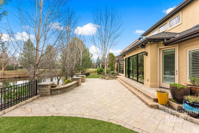 1049 E Riversong Dr, Eagle, ID 83616