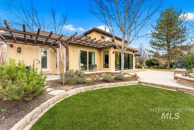 1049 E Riversong Dr, Eagle, ID 83616