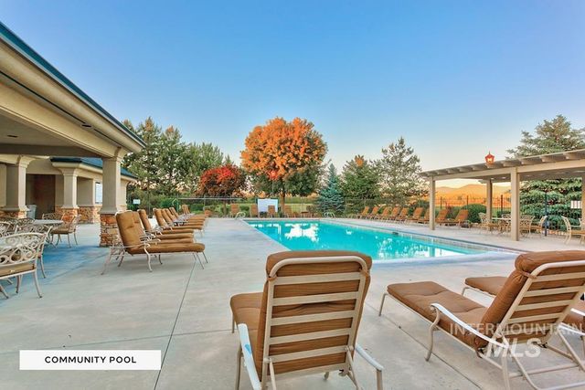 1049 E Riversong Dr, Eagle, ID 83616