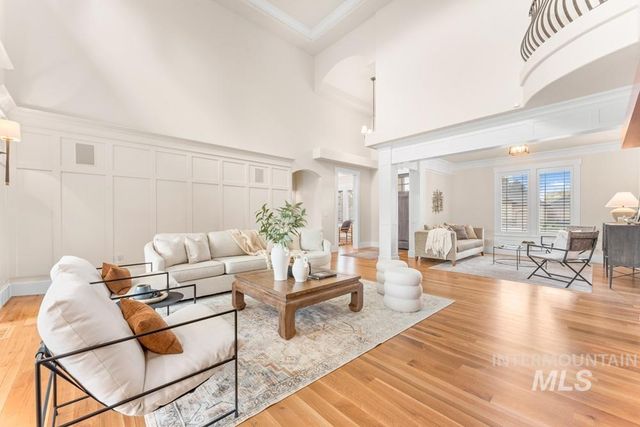 1049 E Riversong Dr, Eagle, ID 83616