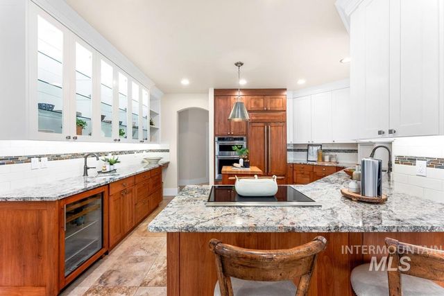 1049 E Riversong Dr, Eagle, ID 83616