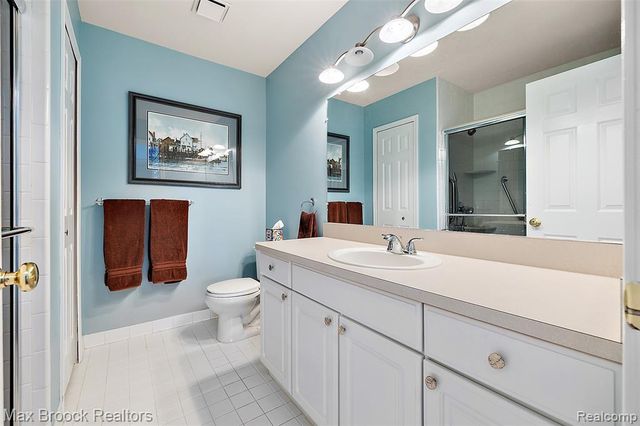 46784 Country Lane, Macomb, MI 48044