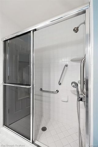 46784 Country Lane, Macomb, MI 48044