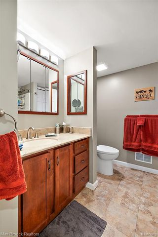 46784 Country Lane, Macomb, MI 48044