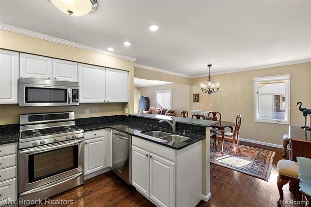 46784 Country Lane, Macomb, MI 48044