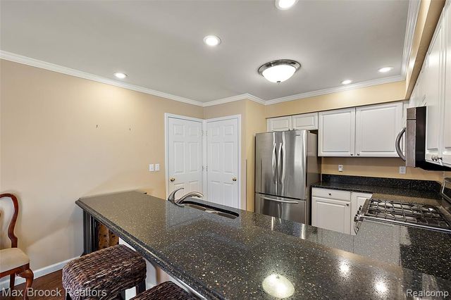 46784 Country Lane, Macomb, MI 48044