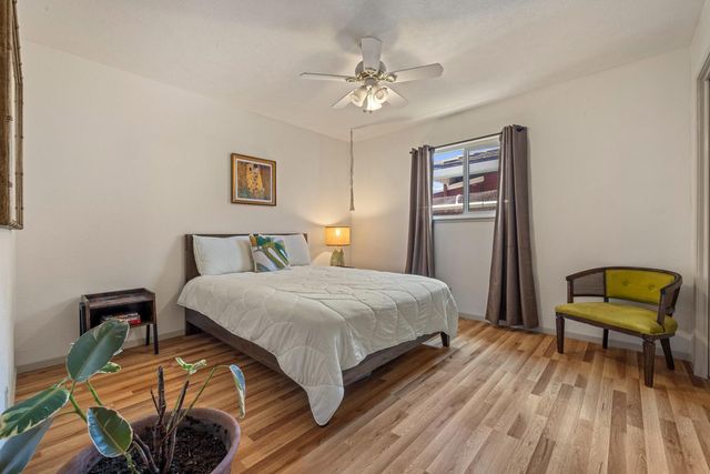 504 Robin Hood Dr, Modesto, CA 95350