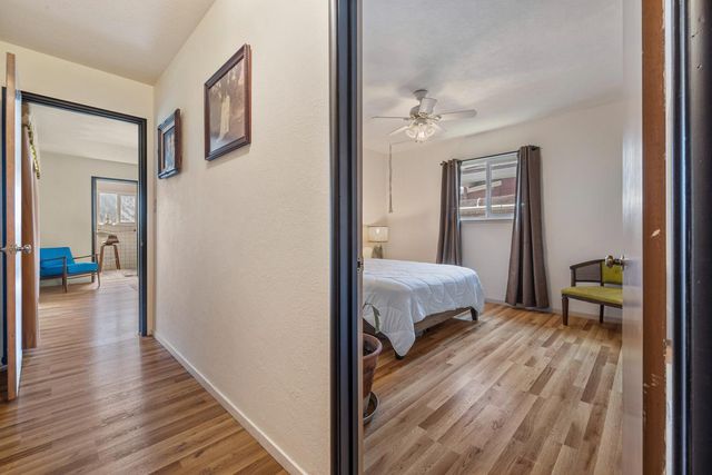 504 Robin Hood Dr, Modesto, CA 95350