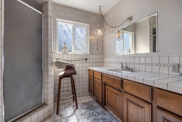 504 Robin Hood Dr, Modesto, CA 95350