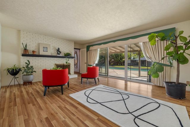 504 Robin Hood Dr, Modesto, CA 95350