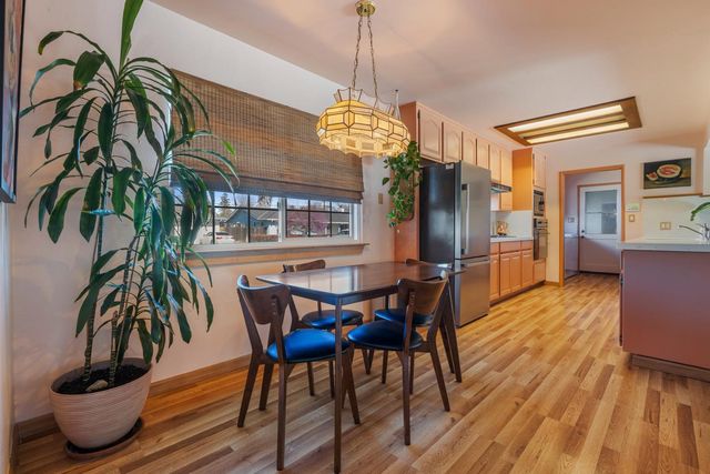 504 Robin Hood Dr, Modesto, CA 95350