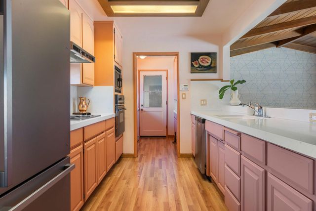 504 Robin Hood Dr, Modesto, CA 95350