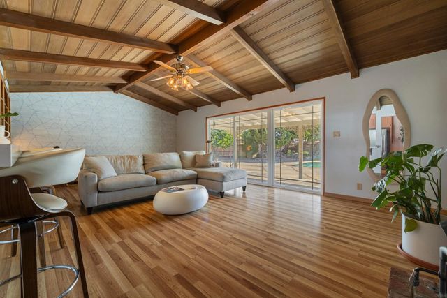 504 Robin Hood Dr, Modesto, CA 95350