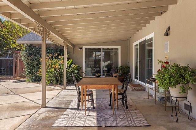 504 Robin Hood Dr, Modesto, CA 95350