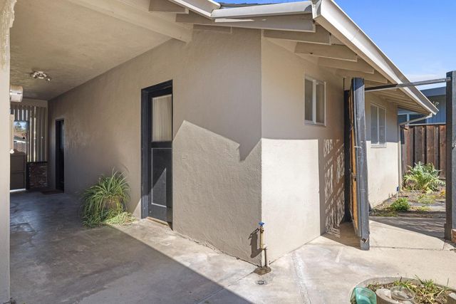 504 Robin Hood Dr, Modesto, CA 95350