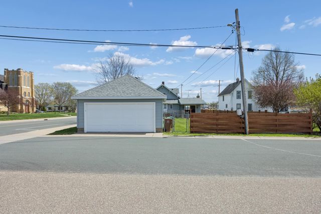 3590 Laverne Avenue N, Lake Elmo, MN 55042