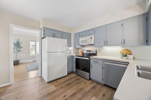 3590 Laverne Avenue N, Lake Elmo, MN 55042