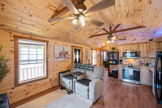 1700 FRANKS RD, Sugar Tree, TN 38380