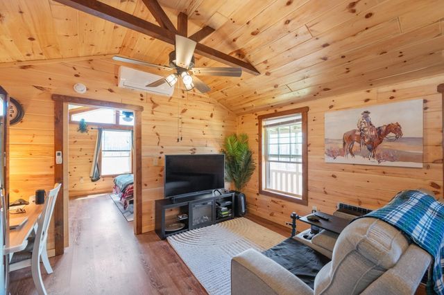 1700 FRANKS RD, Sugar Tree, TN 38380