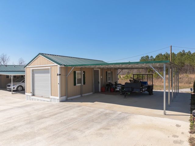 1700 FRANKS RD, Sugar Tree, TN 38380