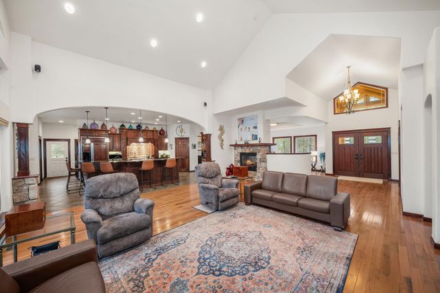 21615 N Green Pine Ln, Colbert, WA 99005