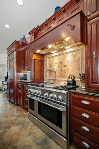 21615 N Green Pine Ln, Colbert, WA 99005