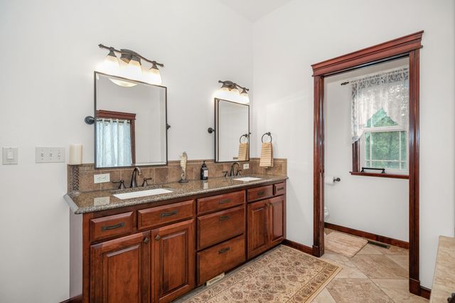 21615 N Green Pine Ln, Colbert, WA 99005