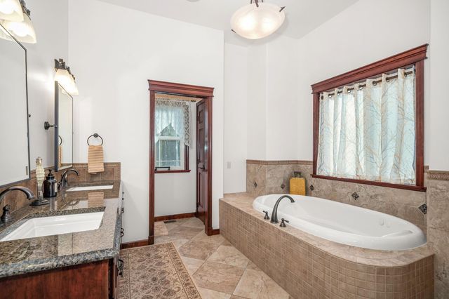 21615 N Green Pine Ln, Colbert, WA 99005