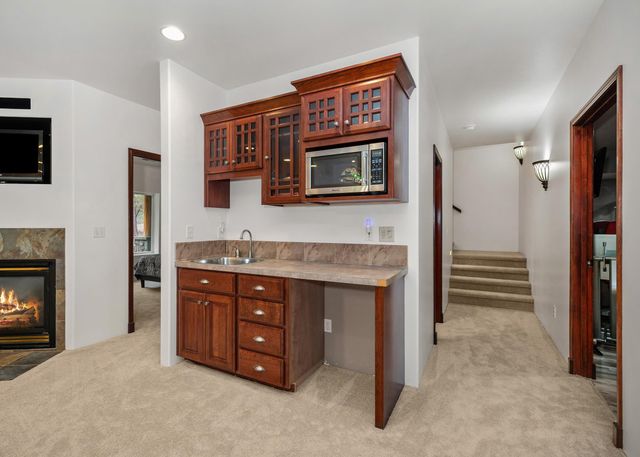 21615 N Green Pine Ln, Colbert, WA 99005