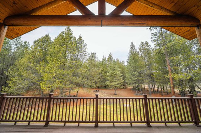 21615 N Green Pine Ln, Colbert, WA 99005