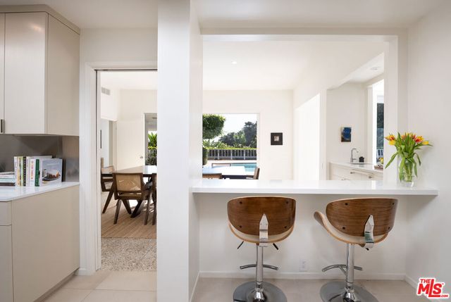 1121 Loma Vista Drive, Beverly Hills, CA 90210