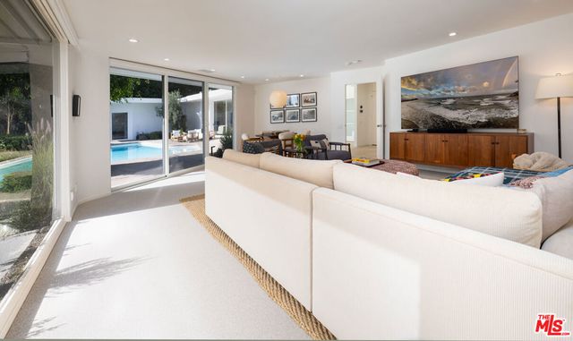 1121 Loma Vista Drive, Beverly Hills, CA 90210