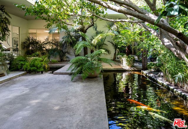 1121 Loma Vista Drive, Beverly Hills, CA 90210