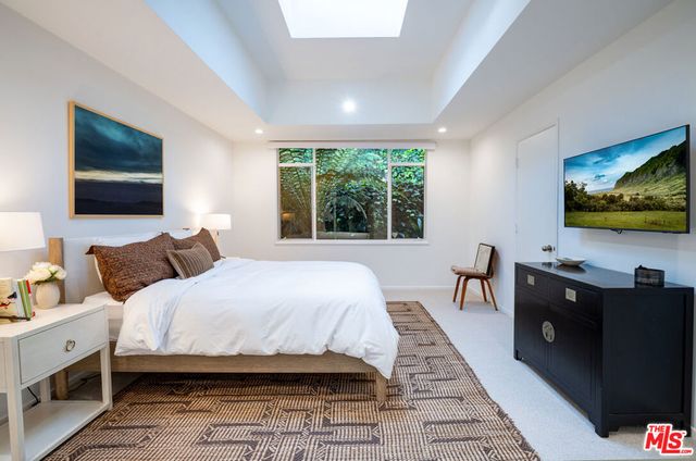 1121 Loma Vista Drive, Beverly Hills, CA 90210