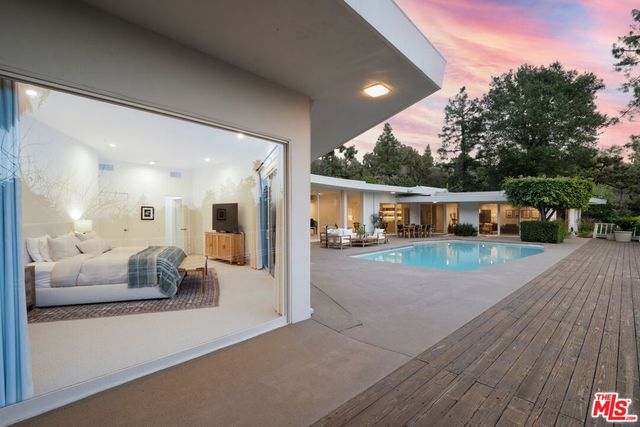 1121 Loma Vista Drive, Beverly Hills, CA 90210