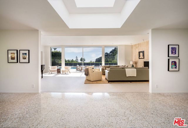 1121 Loma Vista Drive, Beverly Hills, CA 90210