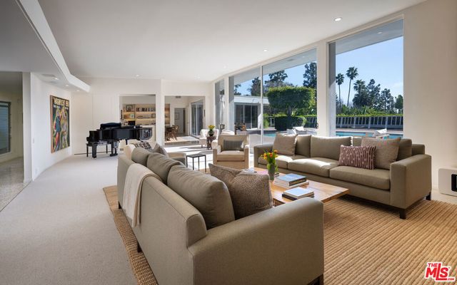 1121 Loma Vista Drive, Beverly Hills, CA 90210