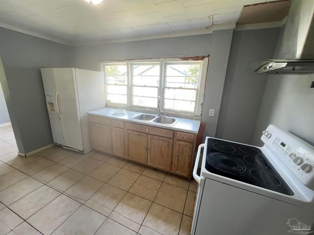 3115 W Gadsden St, Pensacola, FL 32501