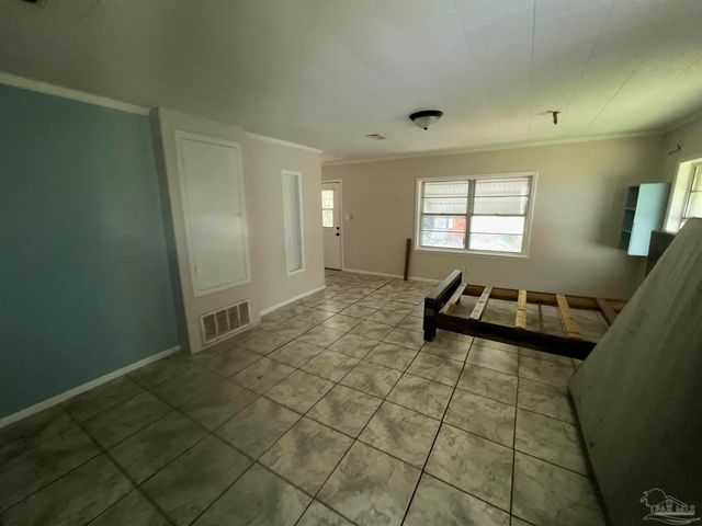 3115 W Gadsden St, Pensacola, FL 32501