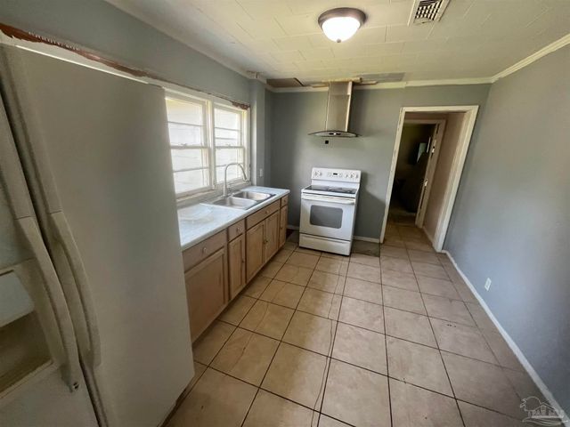 3115 W Gadsden St, Pensacola, FL 32501