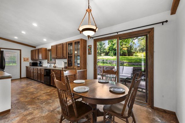 413 8th Street, New Glarus, WI 53574