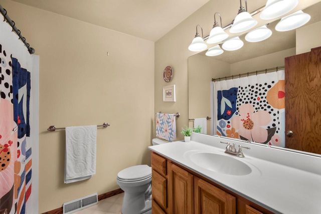 413 8th Street, New Glarus, WI 53574
