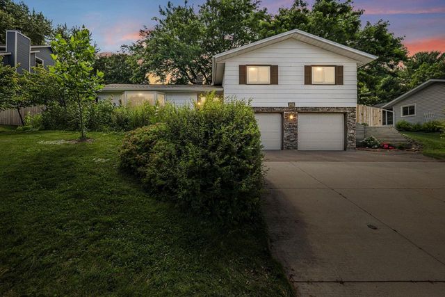413 8th Street, New Glarus, WI 53574