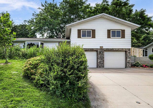 413 8th Street, New Glarus, WI 53574