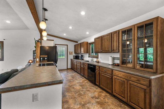 413 8th Street, New Glarus, WI 53574