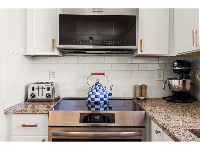 224 Hill Ct, Castle Rock, CO 80104