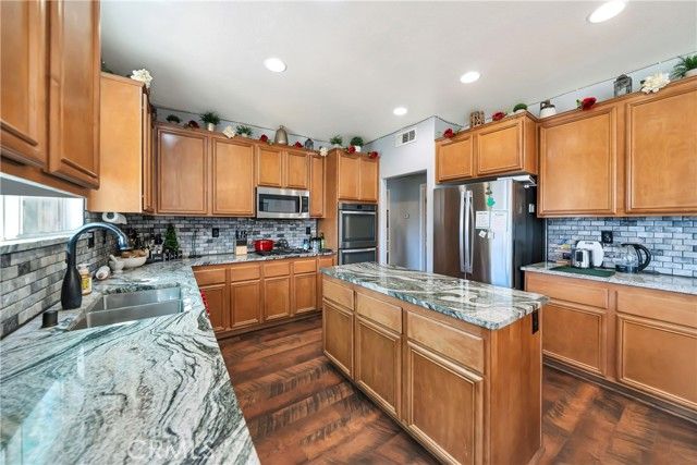 5818 W Avenue J15, Lancaster, CA 93536