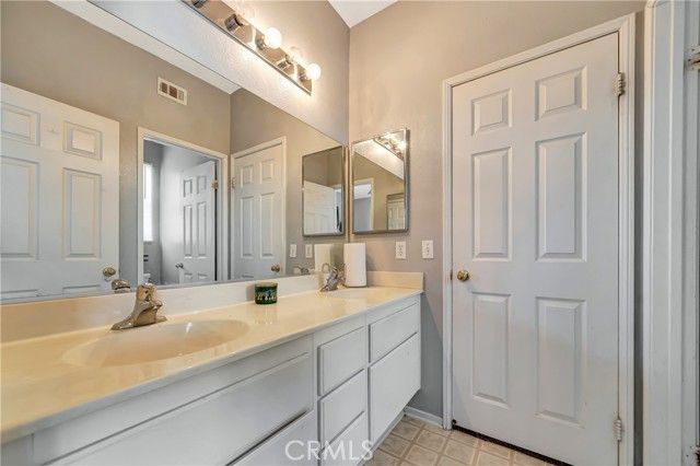 5818 W Avenue J15, Lancaster, CA 93536