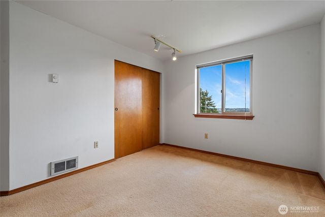 4701 Osprey Drive NE, Tacoma, WA 98422