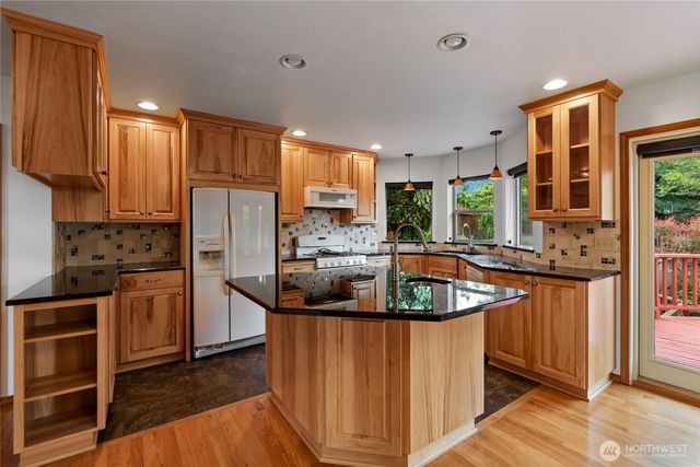 4701 Osprey Drive NE, Tacoma, WA 98422